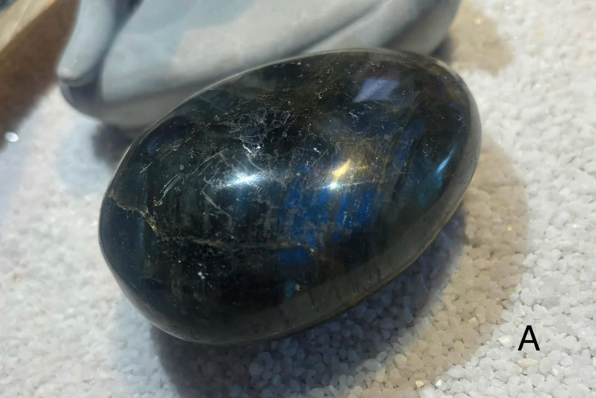 Labradorite Palm stone